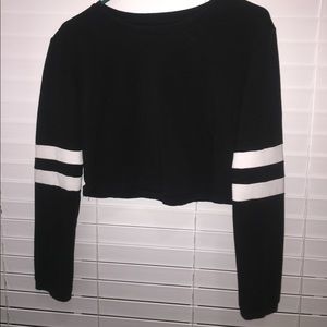 Long sleeve crop top